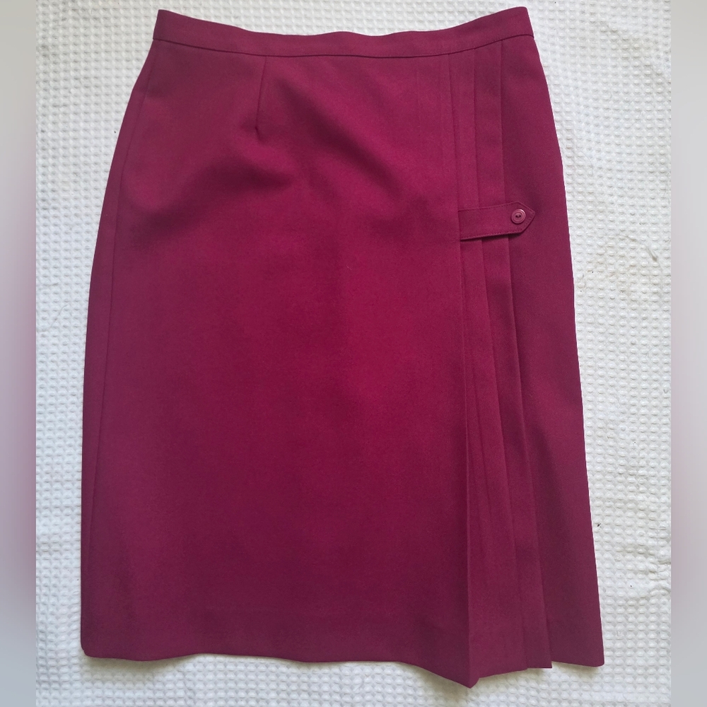 MIX AND MATCH 5/25$ Chic Pleated Midi Skirt